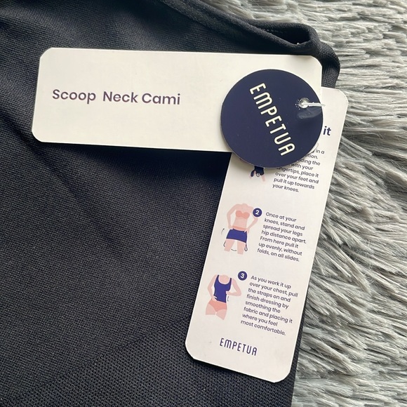 Empetua by Shapermint Scoop Neck Cami - Picture 12 of 14